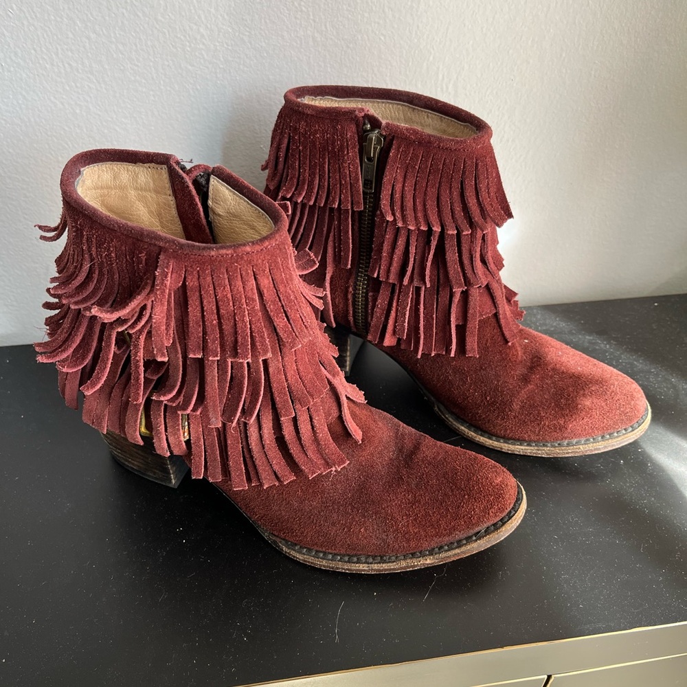 Freebird Belle Burgundy size 7